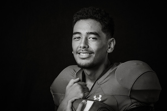 VARSITY_AWAI_KAMALANI_143A0046bw