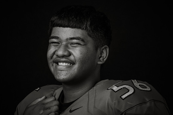 JRVARSITY_NAHA-KAMELAMELA_CHRISTIAN_143A9932bw