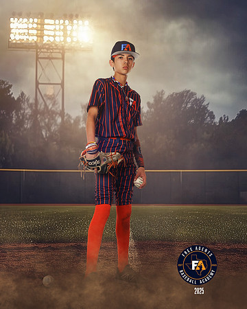 13U_ELLIOTT_RYKER_SF_27123_FIELDLIGHTS