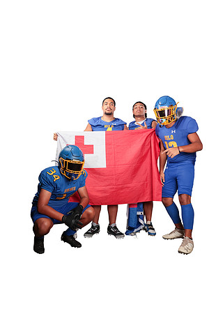 VARSITY_AUMAVAE_JB_IMGL4402