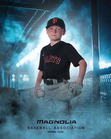 8U_Giants_Powers_Beaux_MAG27389_DUGOUT_
