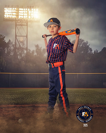 8U_ELLIOTT_TRIPP_IMGL4703_FIELDLIGHTS