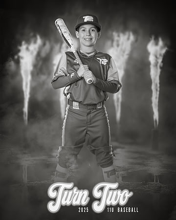 TURN 2_FLOYD_Levi_143A9570_FIREbw