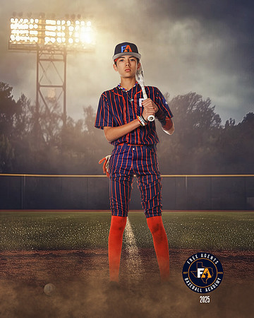 13U_ELLIOTT_RYKER_SF_27114_FIELDLIGHTS