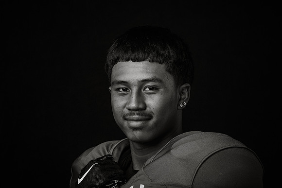 VARSITY_KAMAKANA BADON-DELLOMES_CHANCE_143A0032bw