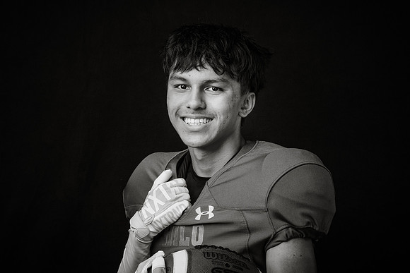 VARSITY_KIYAN_KAENA_143A0042bw