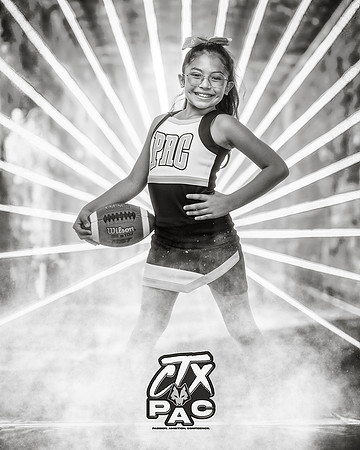 10UCHEER_Botello_Sophia_SF_21421_LAZER_bw