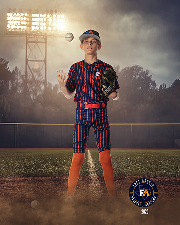 13U_PAPENFUSS_PARKER_IMGL5013_FIELDLIGHTS