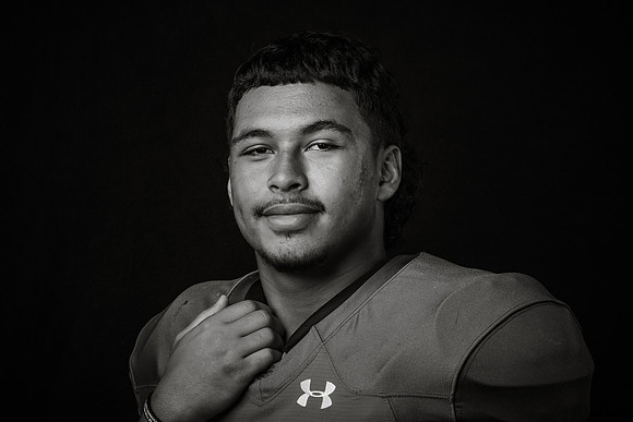 VARSITY_THOME_MICAH_143A0021bw