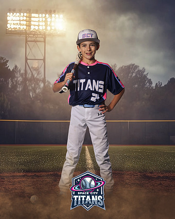 11U_POLERSTOCK_LUKE_CAM14815_FIELDLIGHTS