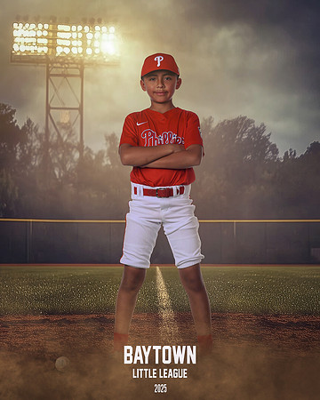 M1_Phillies_Hernandez_Raes_BAY13469_FIELDLIGHTS