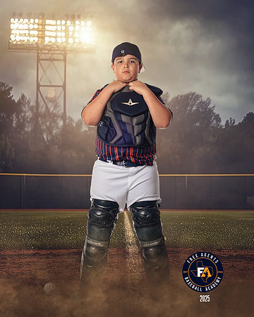 9U GARZA_HARRIS_LIAM_IMGL4673_FIELDLIGHTS