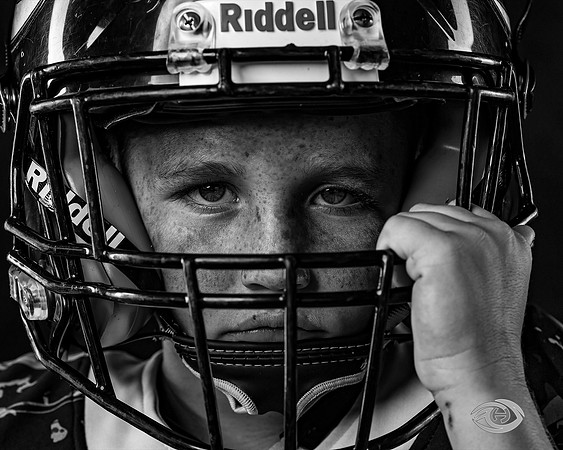 8U RED_Parks_Maximus_143A9248_HELMET_ (2)