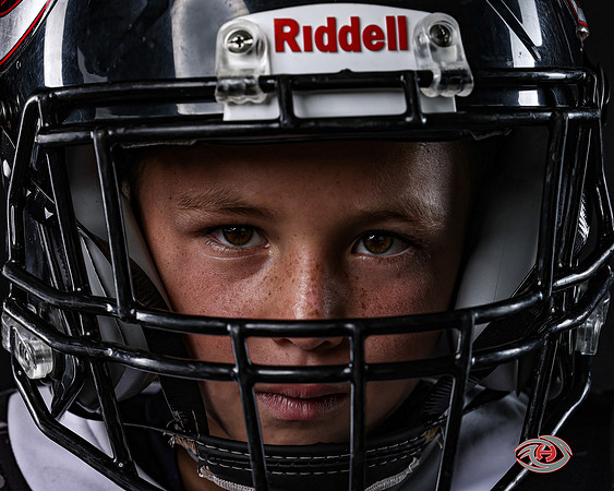 8U RED_Parks_Elias_143A9261_HELMET_