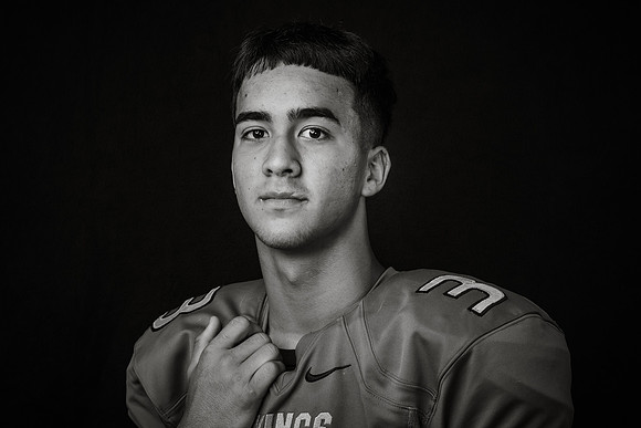 JRVARSITY_SAIKI_KEKOA_143A0010bw