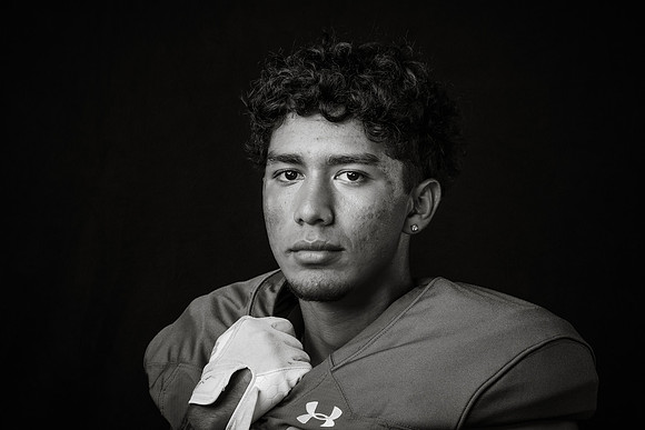 VARSITY_KELAU_IKAIKA_143A0066bw