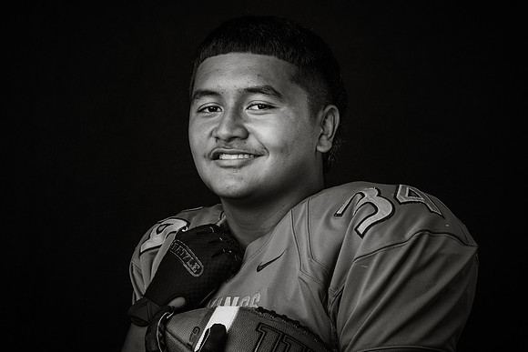 JRVARSITY_POLOTA_TEVITA_143A0006bw