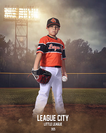 AA.Page.Giants_Strawn_Kyle_IMG_1245_FIELDLIGHTS