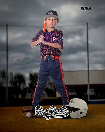 8U_ELLIOTT_TRIPP_IMGL4702_BACKGROUND_TURN