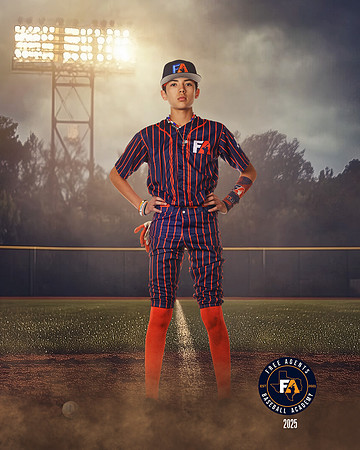 13U_ELLIOTT_RYKER_SF_27112_FIELDLIGHTS