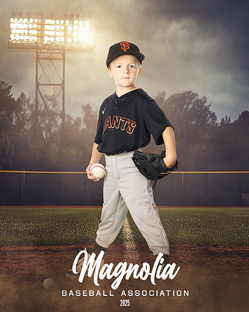 4_5U_Giants_Cholewin_Alexander_MAG10296_FIELD LIGHTS_