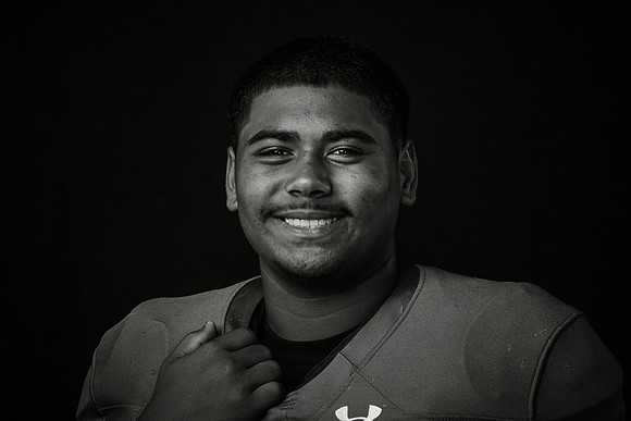 VARSITY_TORRES_ALELAULOA_143A0026bw