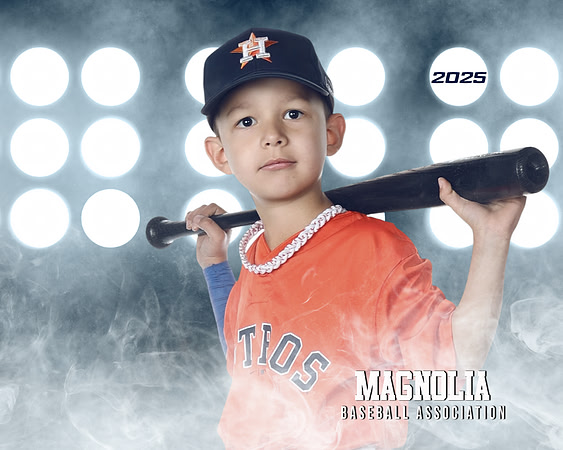7U_Astros_Ibarra_Hayes_MAG10177_LIT