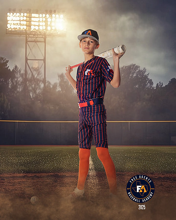13U_PAPENFUSS_PARKER_IMGL5014_FIELDLIGHTS