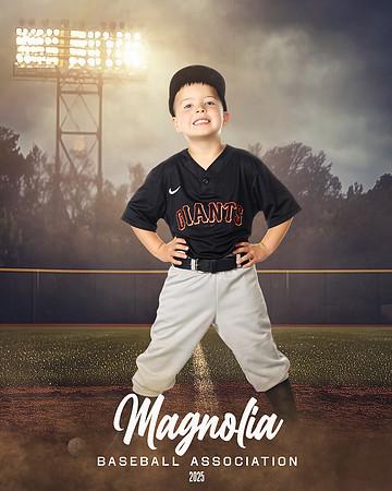 4_5U_Giants_Myre_Paxton_MAG10329_FIELD LIGHTS_