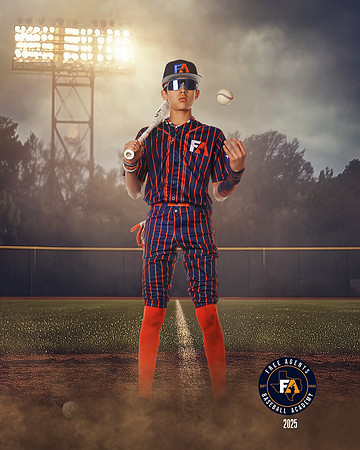 13U_ELLIOTT_RYKER_SF_27126_FIELDLIGHTS