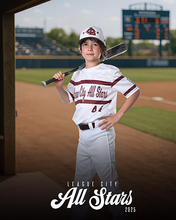8U_White_Ogrin_Grady_MAG10449_DUGOUT