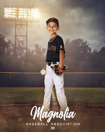 9_10U_Giants_Ibarra_Hendrix_MAG10186_FIELD LIGHTS_