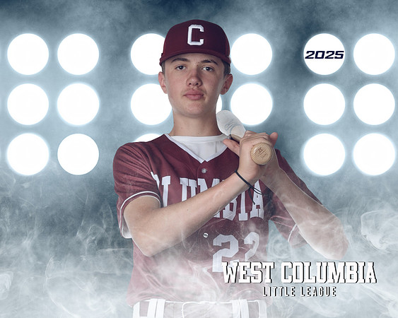 SENIOR MAROON_Hanzik_Truitt_IMGL7484_LIT_